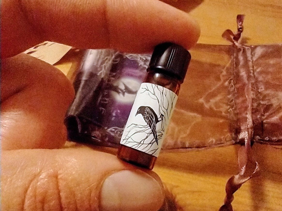 Lights in the Dark™ — 6 sample vials — Winter Perfume Sample Set #10 — half dram (2ml) vials