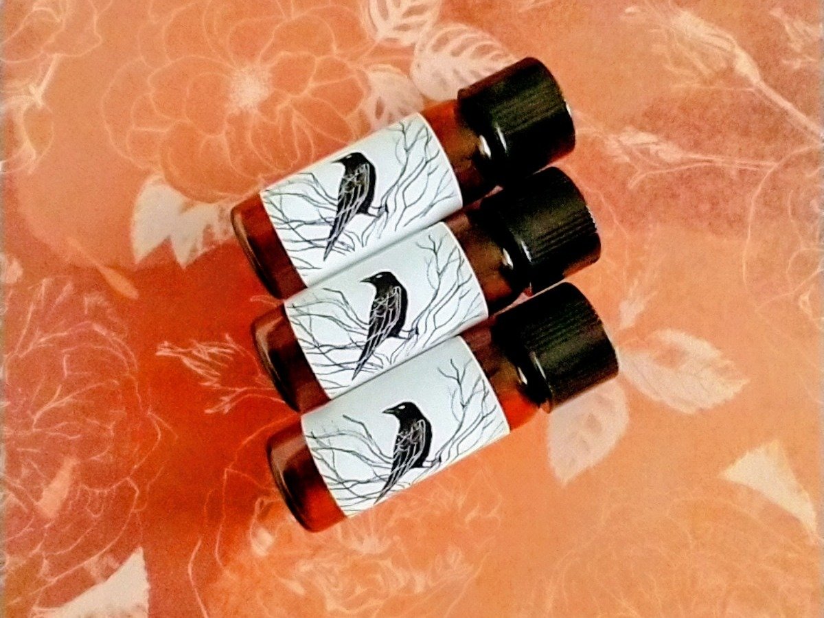 PUMPKIN WOODS™ Halloween Perfume Sample Set - Set #12 - Gothic Perfume - Fall Perfume — half dram (2ml) vials