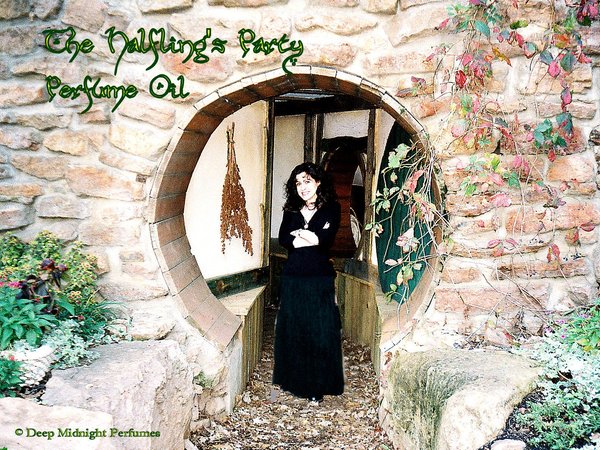 The Halfling's Party Perfume Oil - Inspired by The Hobbit - Buttered Bread, Caramel, Rum, Red Wine, Wood, Tobacco Leaf