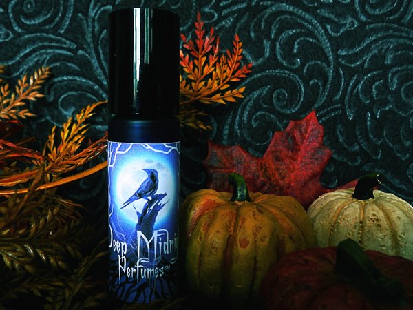 HARVEST HOME™ Perfume Oil - Tilled Earth, Cedar, Leaves, Berries, Spices, Apple, Pumpkin, Azalea Flowers - Gothic Autumn - Fall Perfume