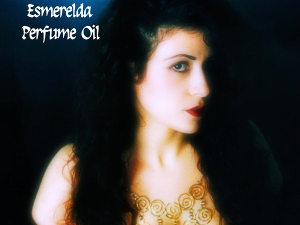 ESMERELDA™ Perfume Oil - Sandalwood, Amber, Cloves, Herbs, Firewood - Romani inspired perfume - Gothic perfume oil