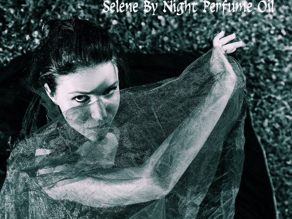 SELENE By NIGHT Perfume Oil - Orchids, Cypress, Dragon's Blood, Woods - GOTHIC perfume - Underworld, Dracula, Vampire Perfume