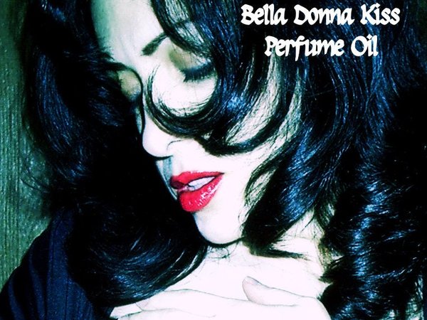 BELLA DONNA KISS™ Perfume Oil - Sweet Amber, Frankincense, Lush Berries, Vanilla, Soft Florals, Bergamot - Artisan Perfume