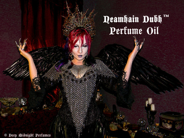 Neamhain™ Perfume Oil - Cedar, Bay Leaf, Stone, Juniper Berries, Oakmoss, Cardamom, Decayed Berries, Vines - Realms of the Fae Folk™